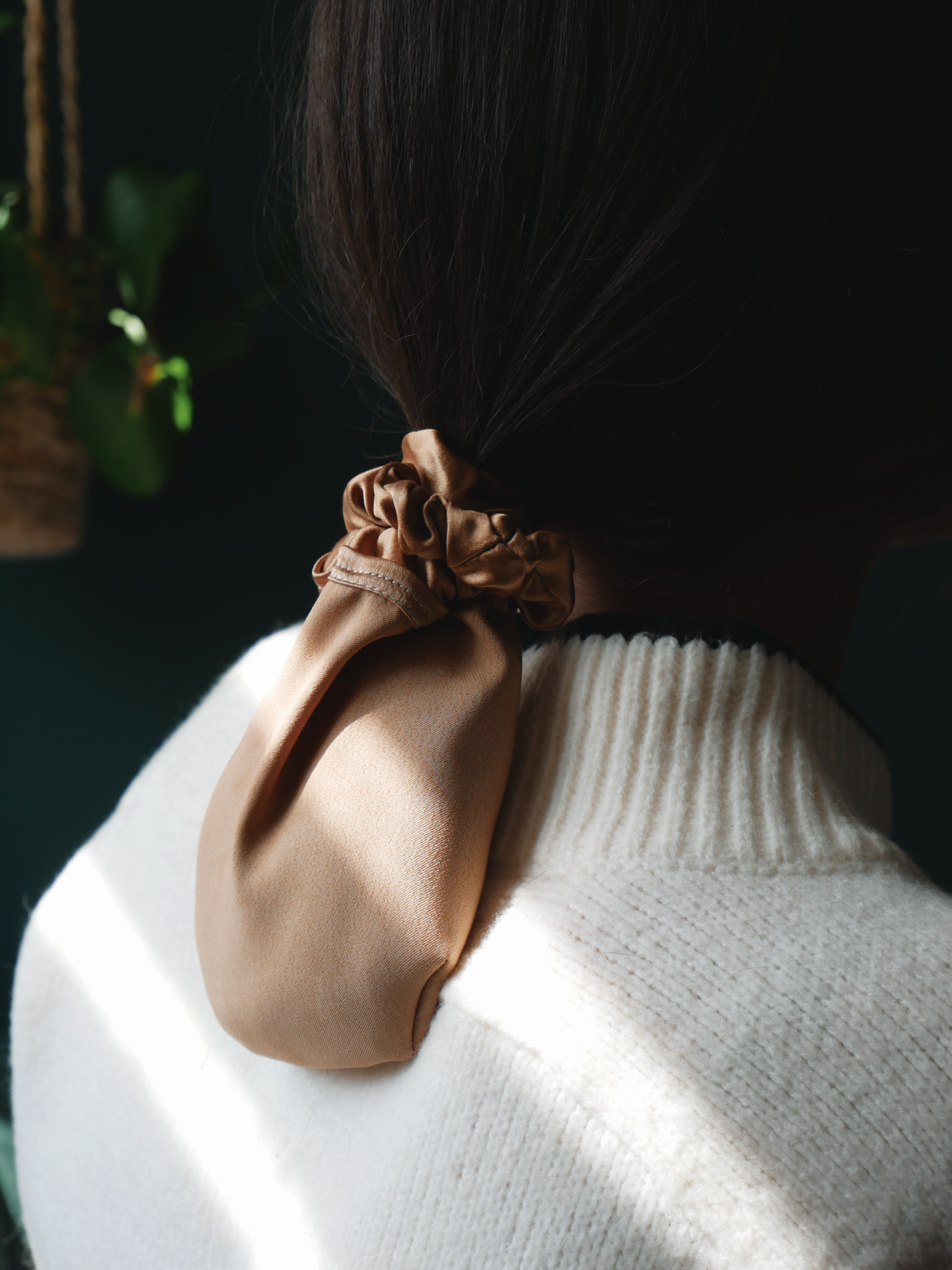 Seidenbun für die Nacht – 40 Momme Ahimsa-Seide mit Scrunchie | SILKZzz